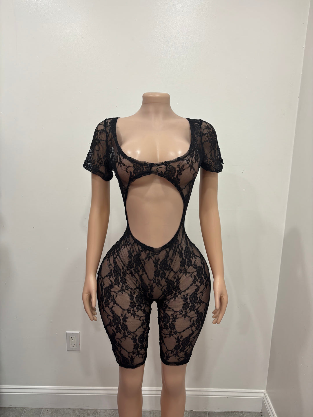 LACE ROMPER