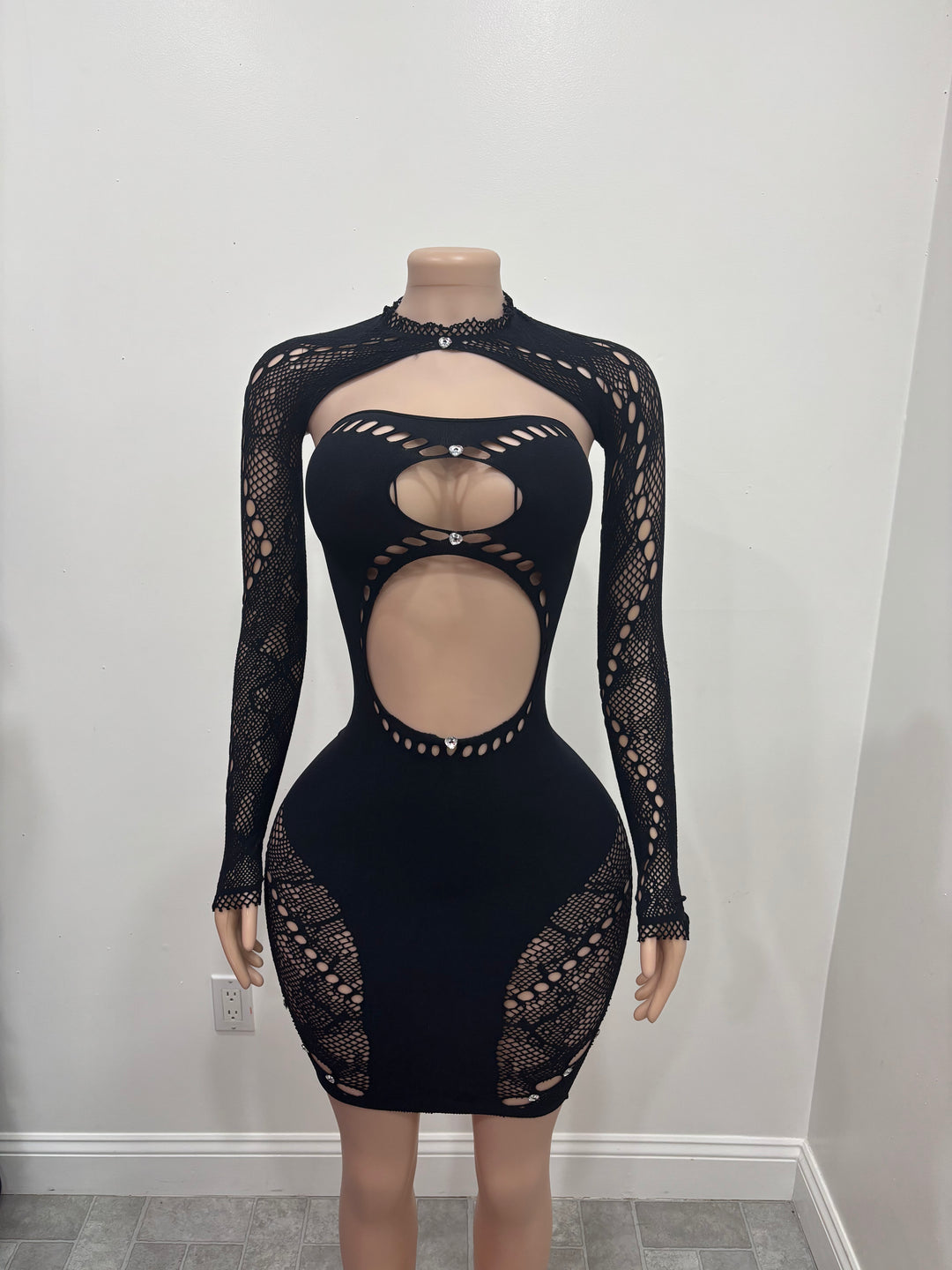 BLACK DRESS