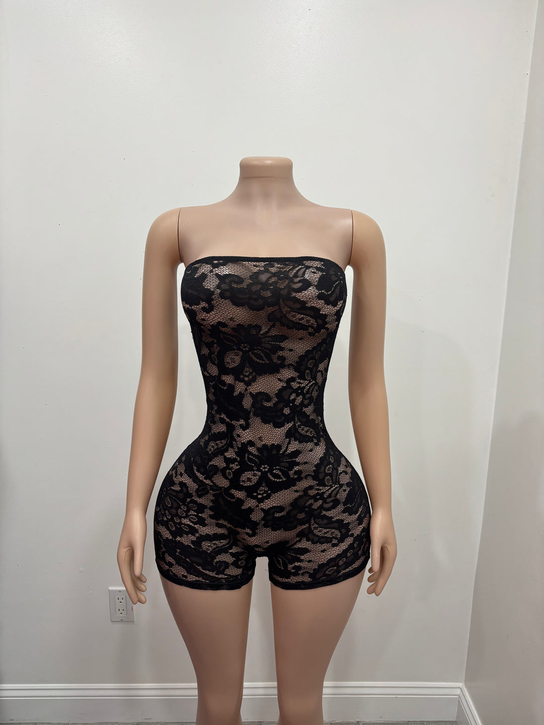 LACE ROMPER