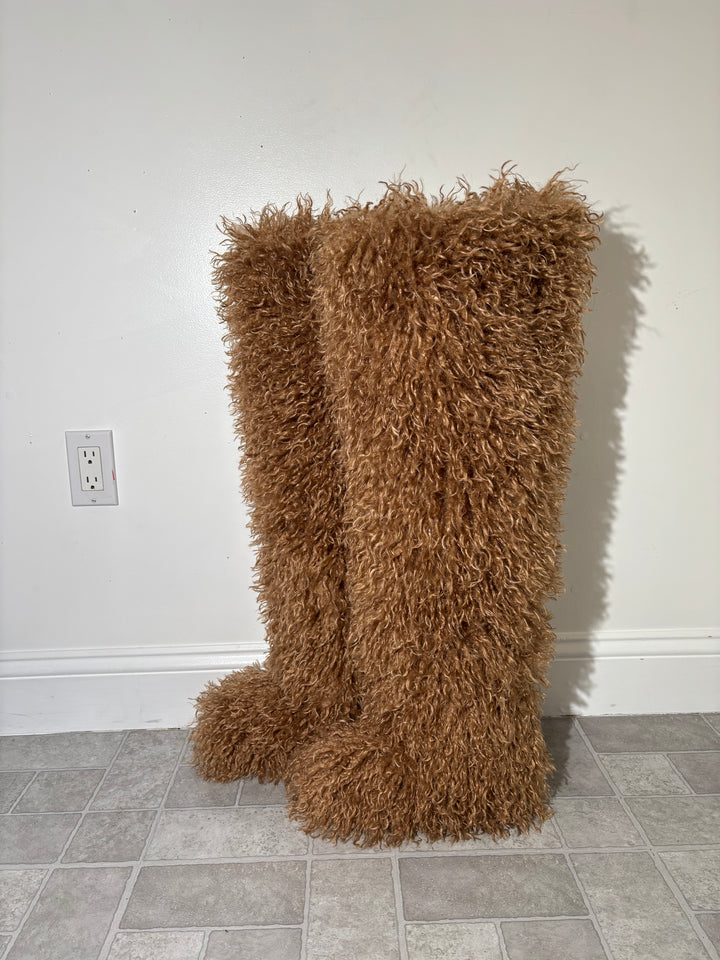 BROWN FUR BOOTS
