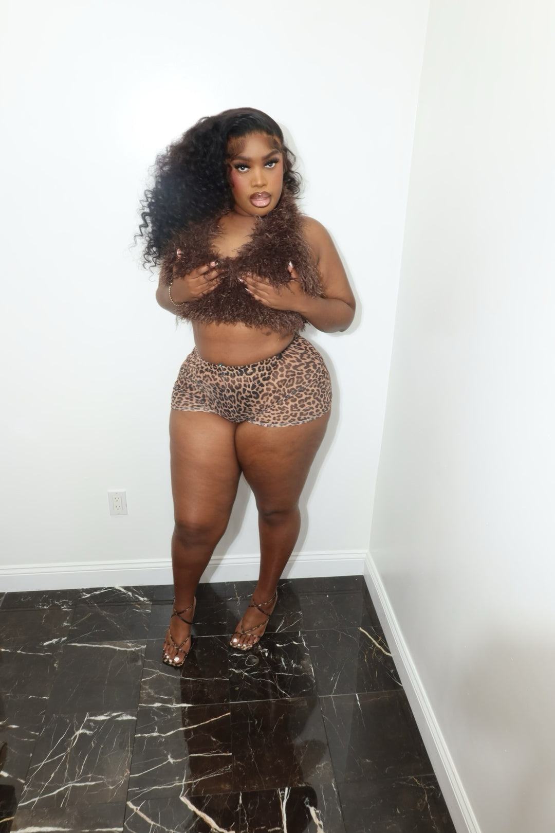 FURRY TOP